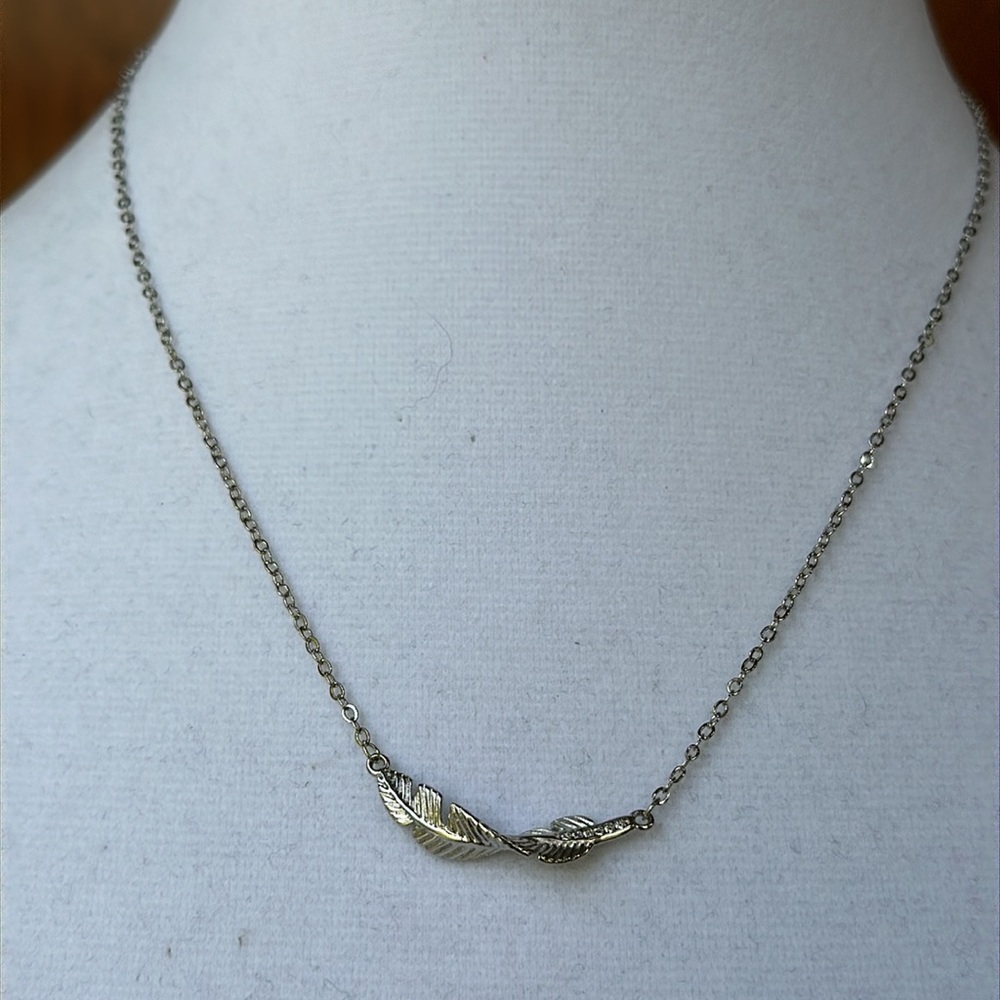 925 Sterling Silver Twisted Leaf Necklace NWOT - Picture 7 of 11